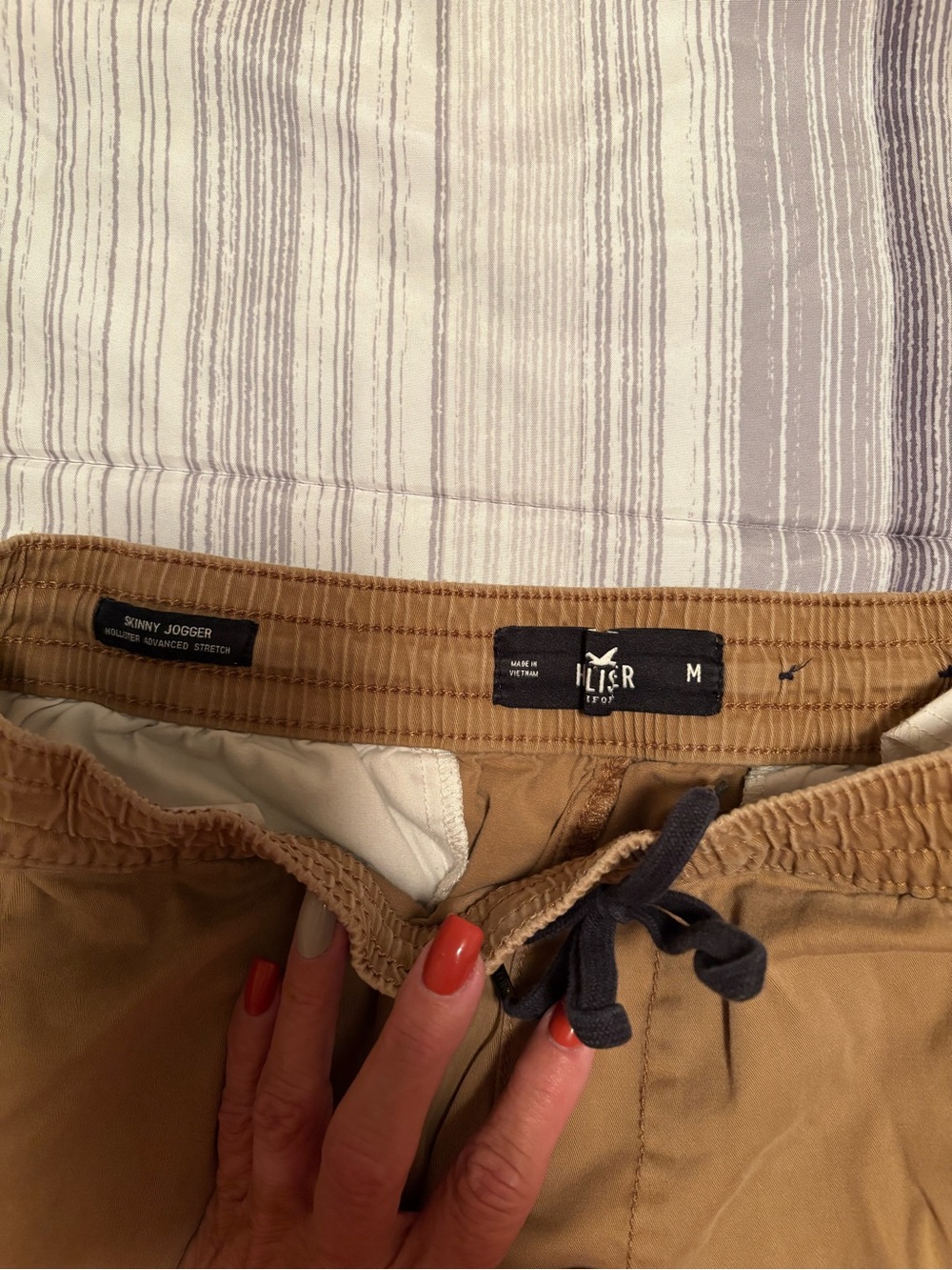Hollister Men's Jogger Pants in Tan with Black Drawstring
